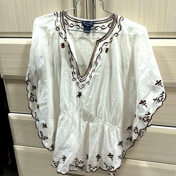 Scoop NYC Top - Picture 1 of 2